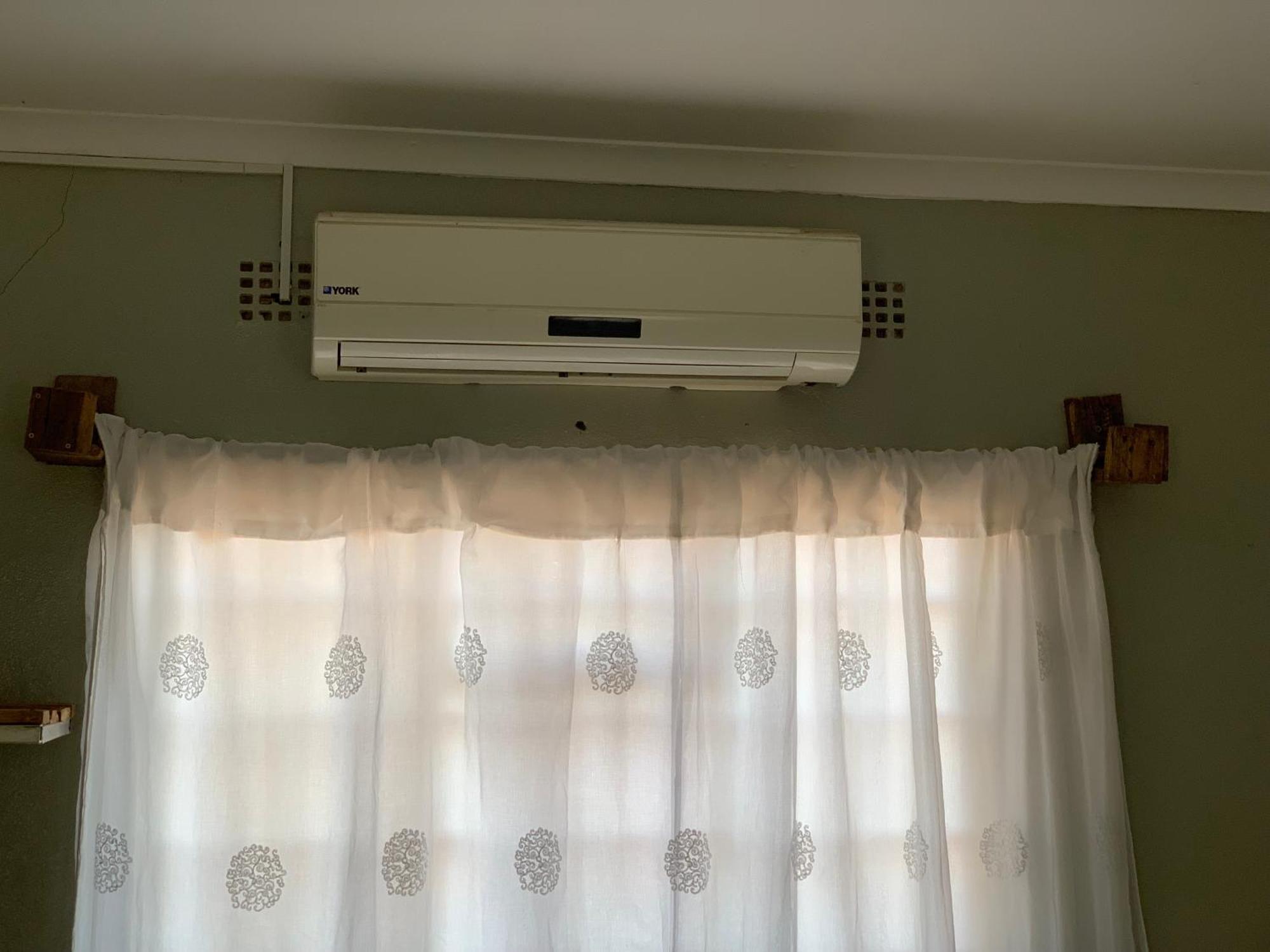 Jungle Breeze Home Stay Касане Экстерьер фото