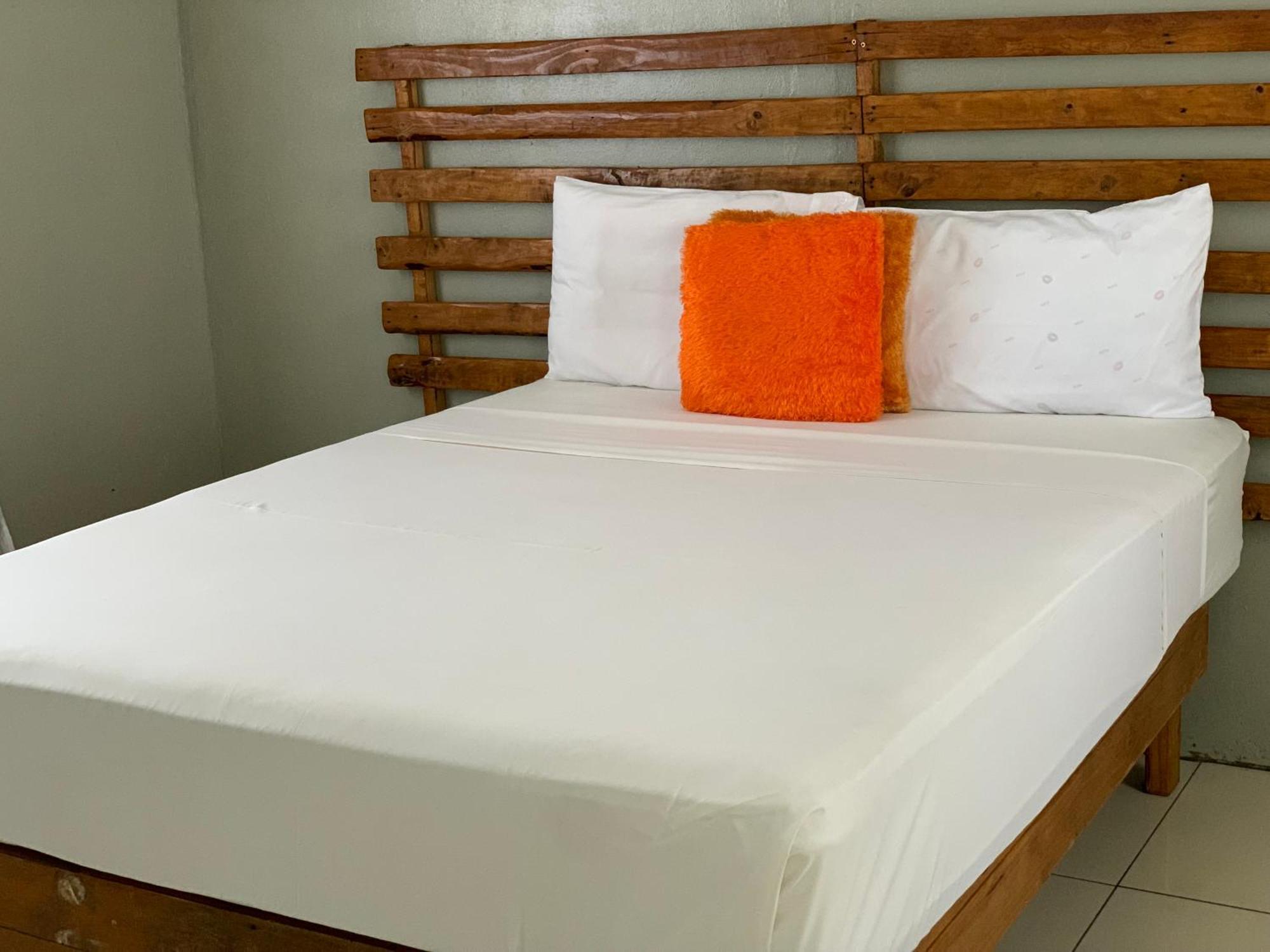 Jungle Breeze Home Stay Касане Экстерьер фото