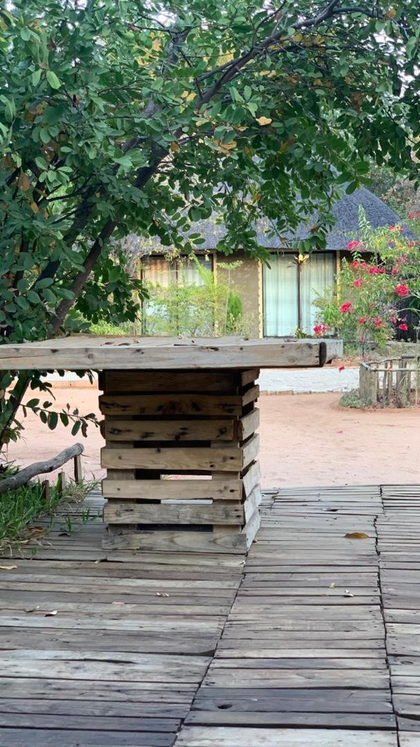 Jungle Breeze Home Stay Касане Экстерьер фото
