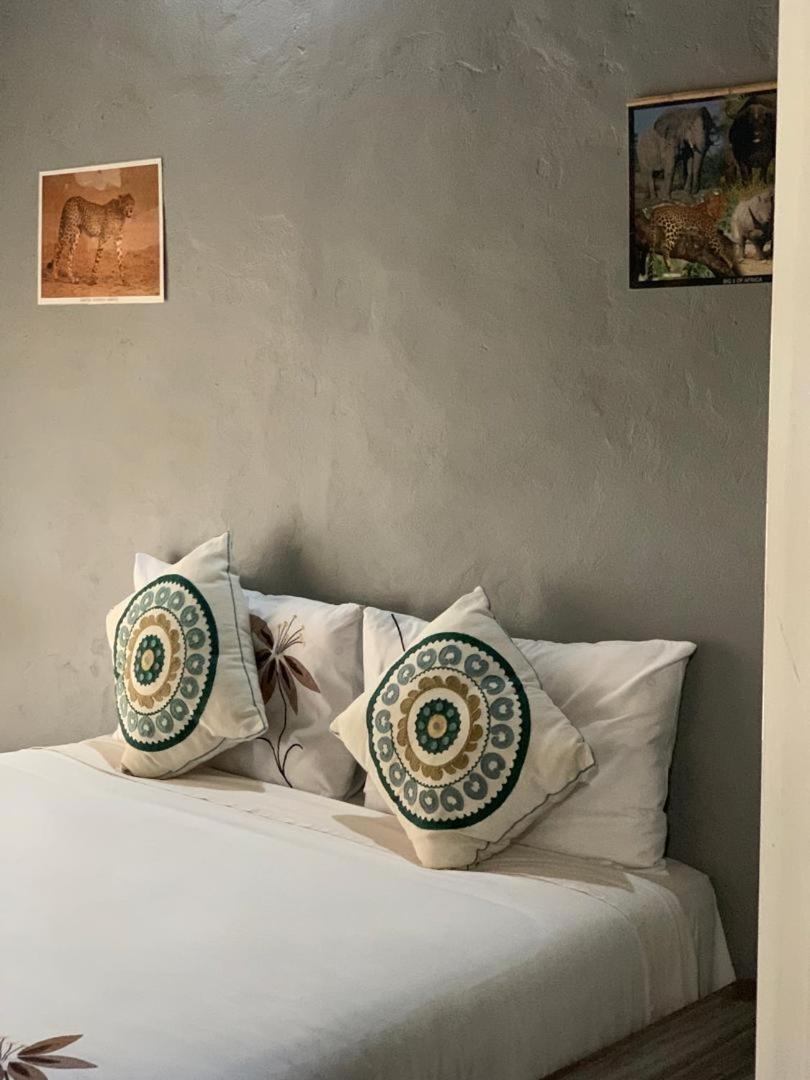 Jungle Breeze Home Stay Касане Экстерьер фото