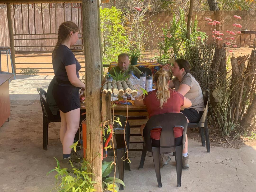 Jungle Breeze Home Stay Касане Экстерьер фото