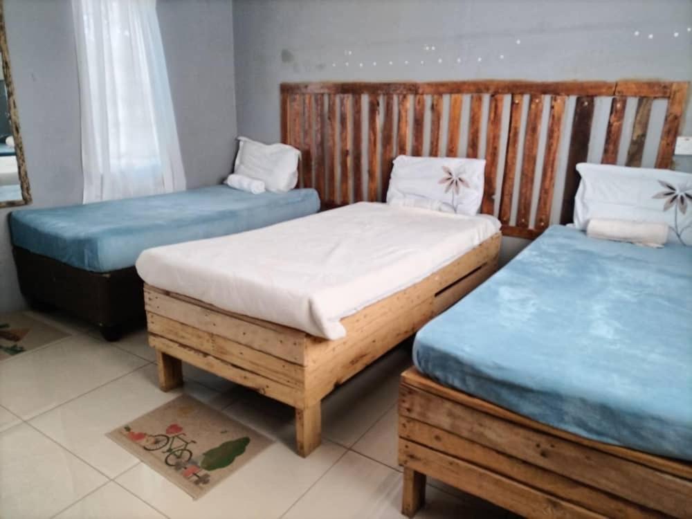 Jungle Breeze Home Stay Касане Экстерьер фото