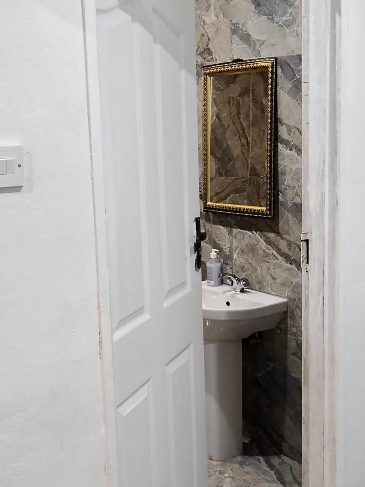 Jungle Breeze Home Stay Касане Экстерьер фото